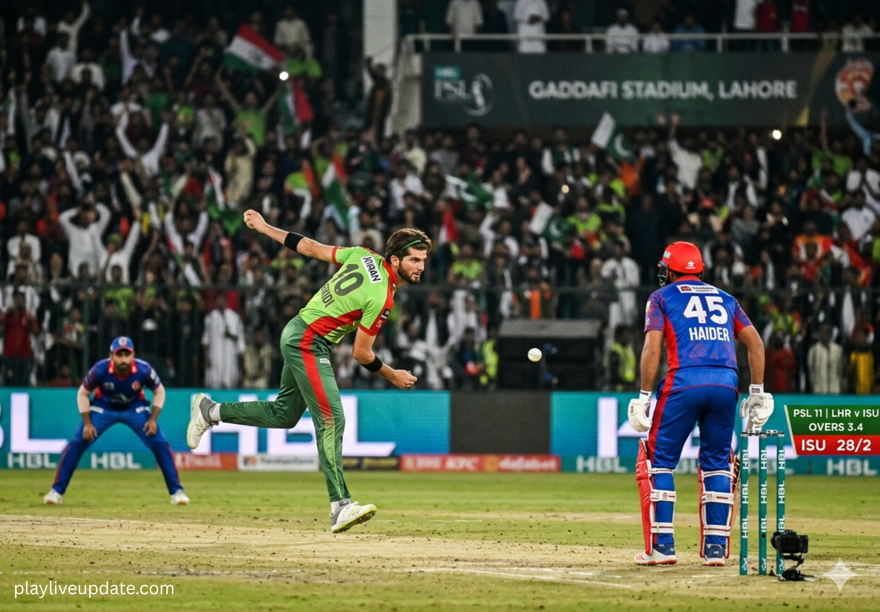 Shaheen Afridi bowling PSL 11 in Islamabad United vs Lahore qalandars  during powerplay